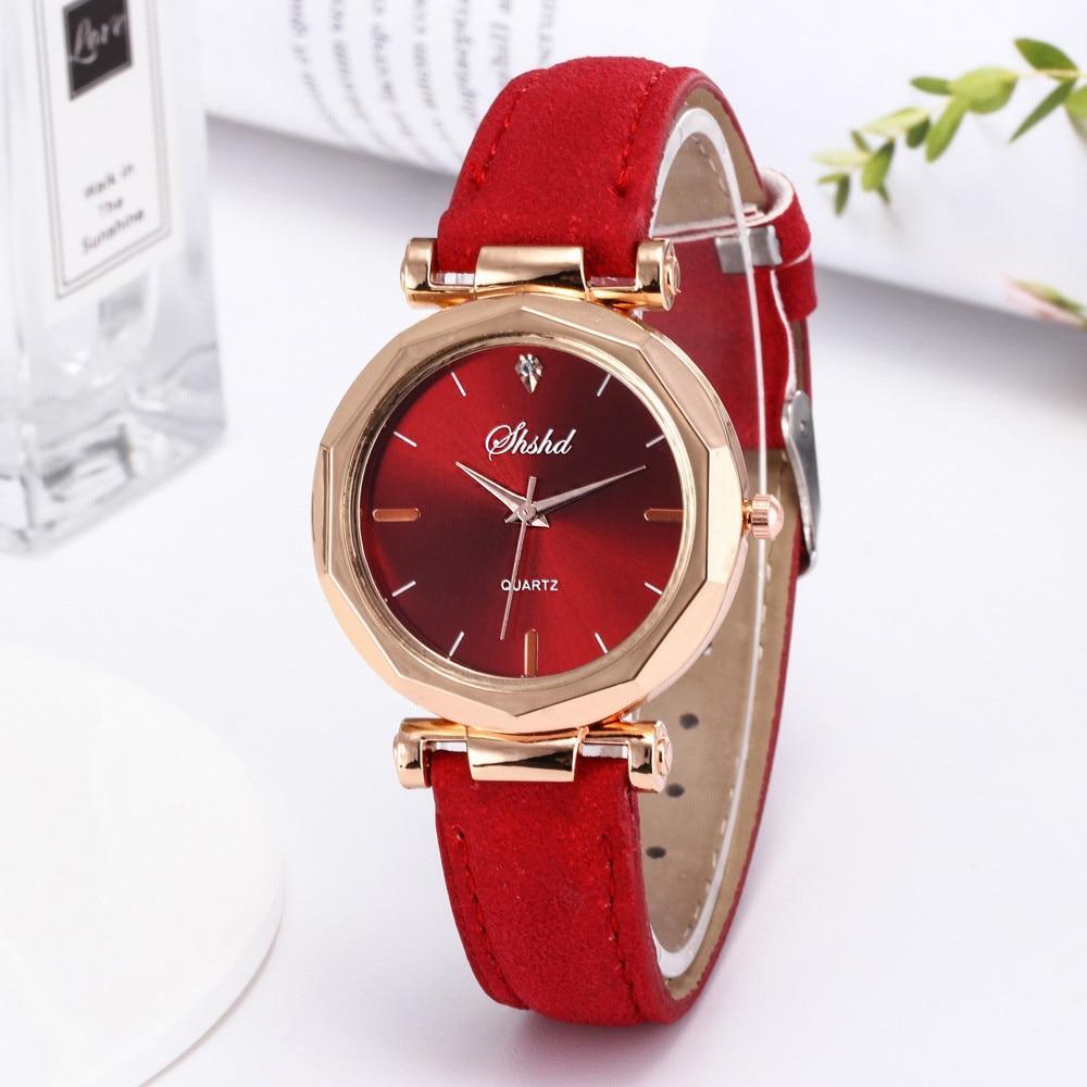Montre en cuir ornée de rhinestones pour femmes
