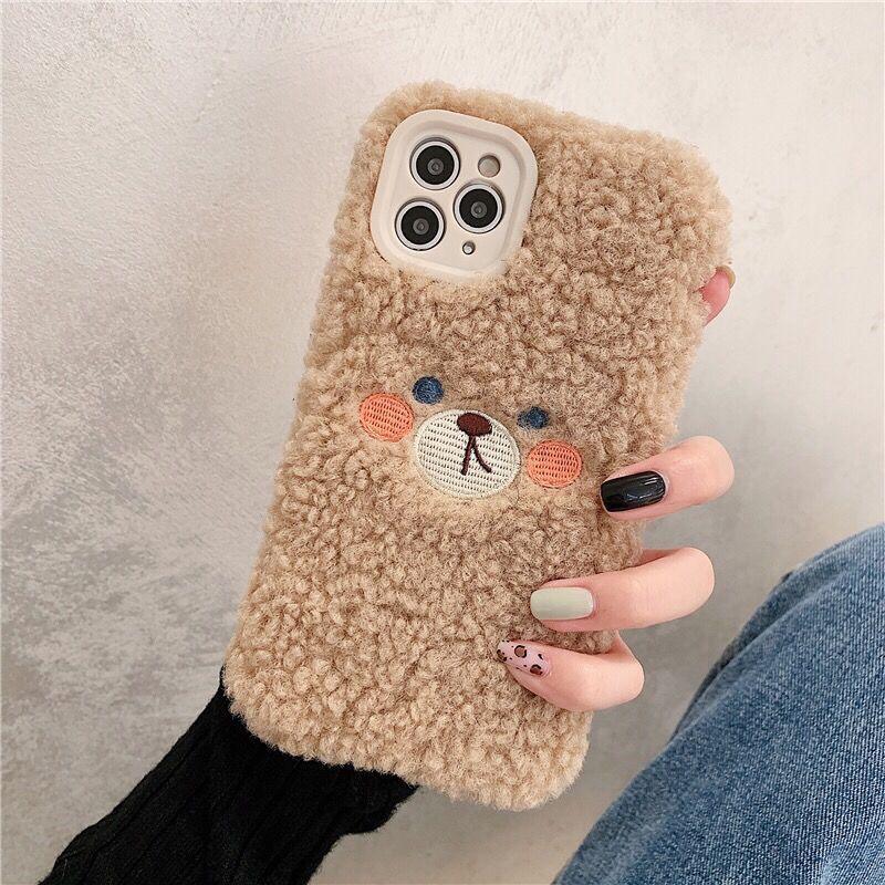 Coque de téléphone en peluche ours brun mignon pour modèles d'iPhone
