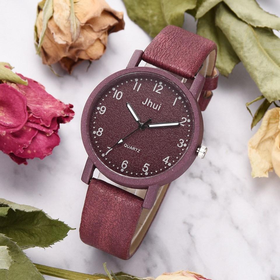 Montre en cuir élégante pour femmes