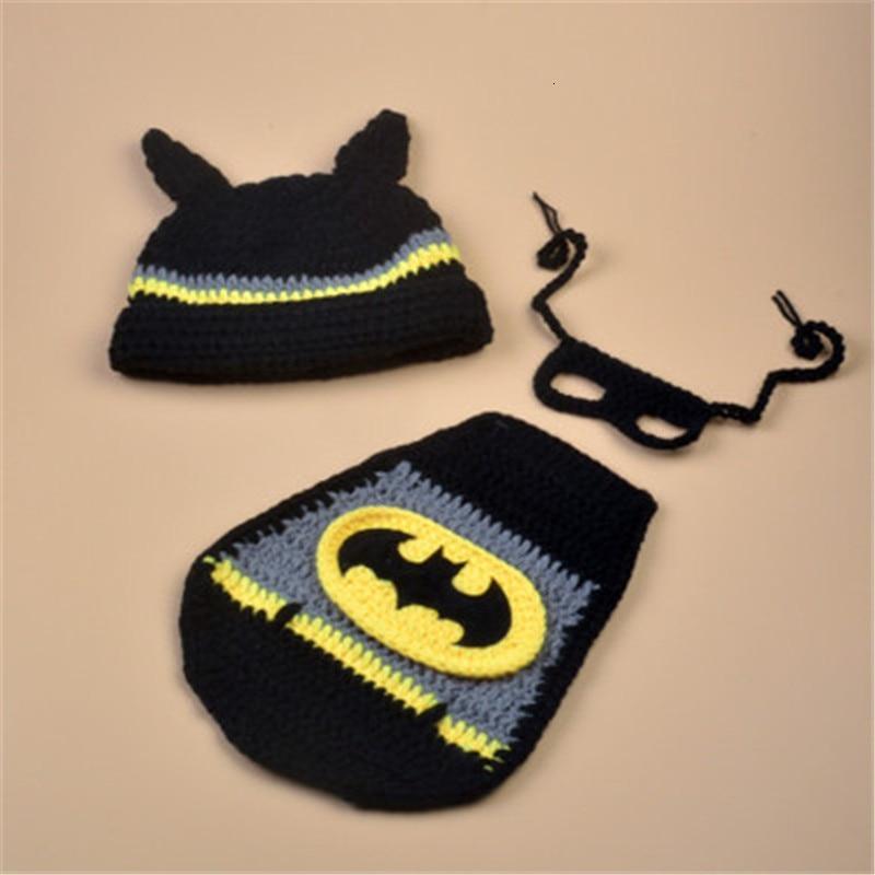 Ensemble de bonnet et pyjama en tricot fait main pour nouveau-nés