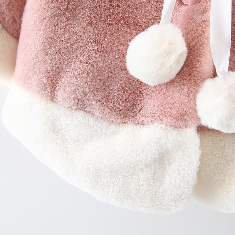 Manteau à capuche en cartoon d'élan mignon et luxueux pour filles bébés