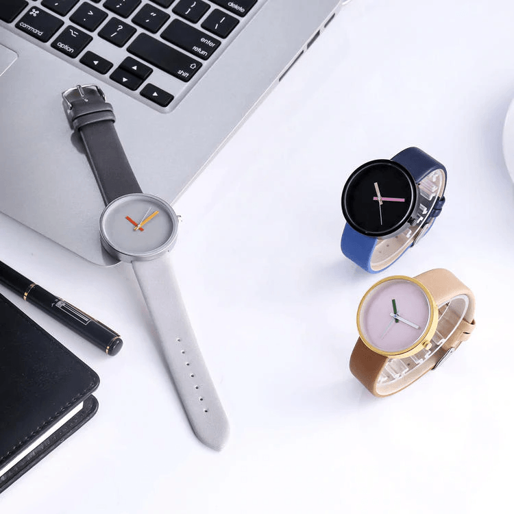 Montre à Quartz Contrastée Grise Moderne pour Femmes et Hommes