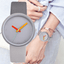 Montre à Quartz Contrastée Grise Moderne pour Femmes et Hommes