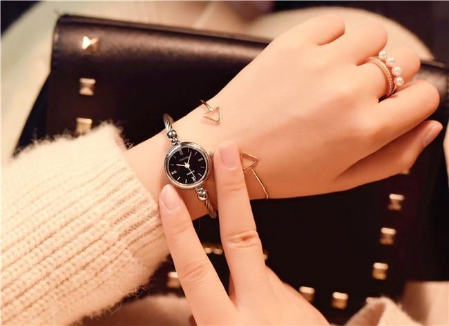 Montre Bangle en Or Rose Élégante pour Femmes