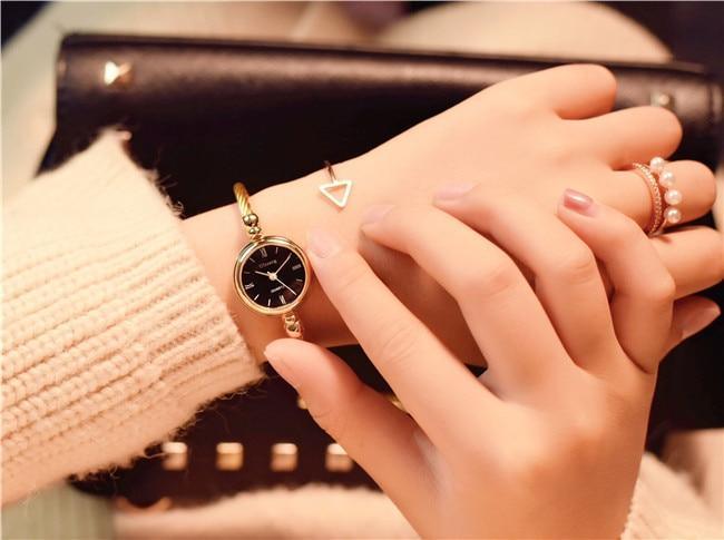 Montre Bangle en Or Rose Élégante pour Femmes