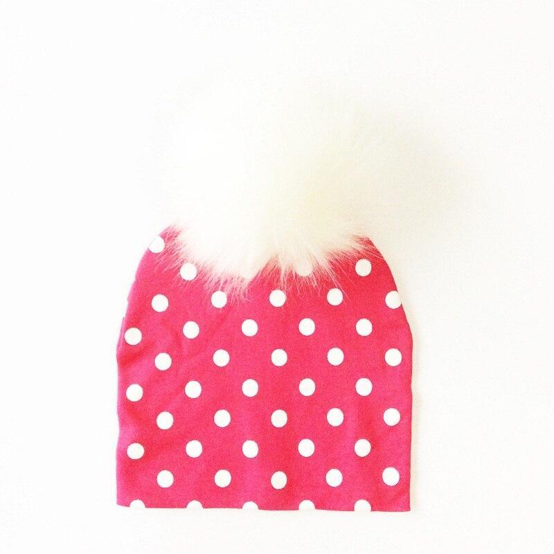 Chapeau de bébé moderne de luxe avec pompon pour l'automne et l'hiver