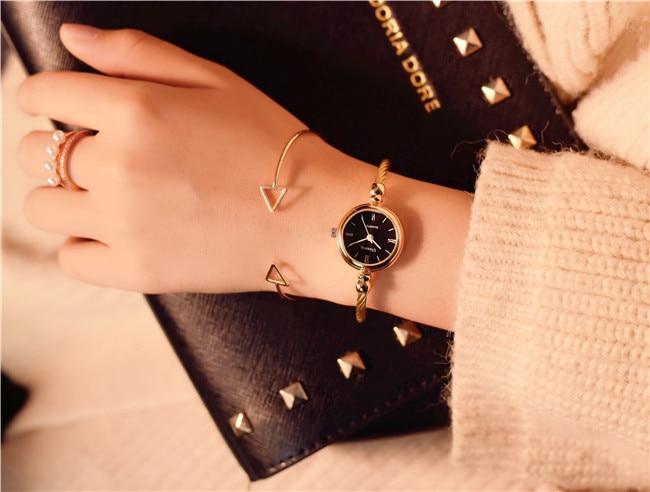 Montre Bangle en Or Rose Élégante pour Femmes