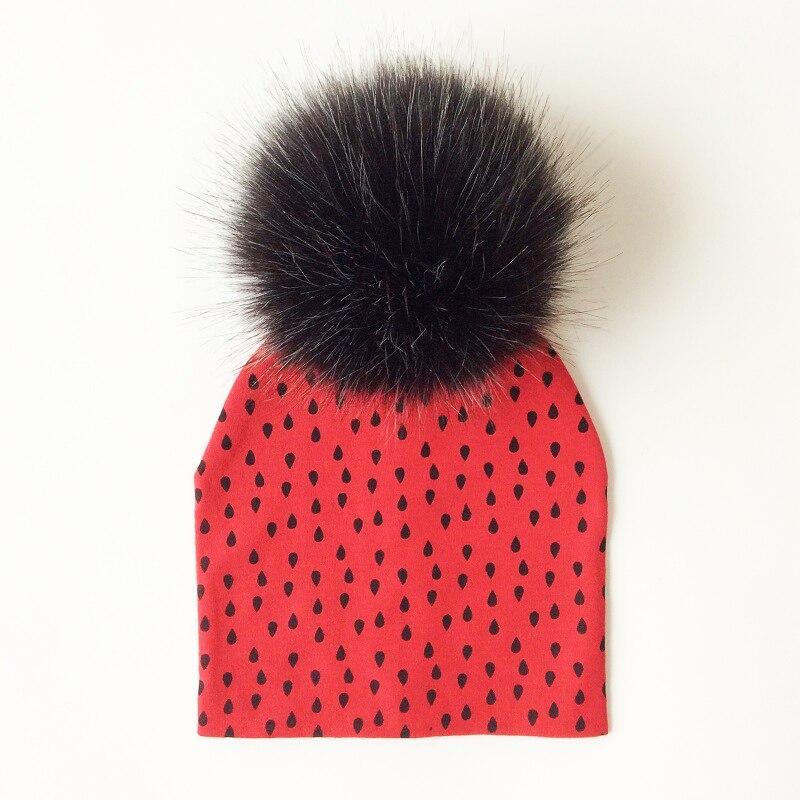 Chapeau de bébé moderne de luxe avec pompon pour l'automne et l'hiver
