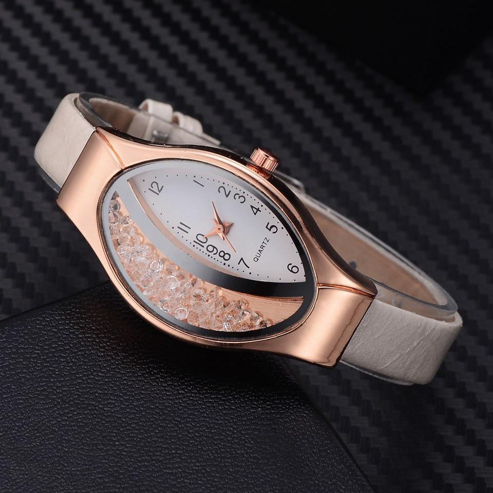 Montre de luxe élégante pour femmes avec bracelet en cuir
