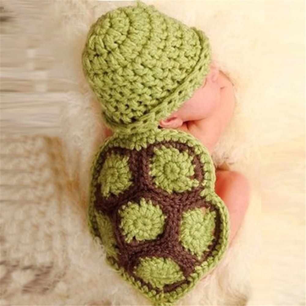 Ensemble de bonnet et pyjama en tricot fait main pour nouveau-nés