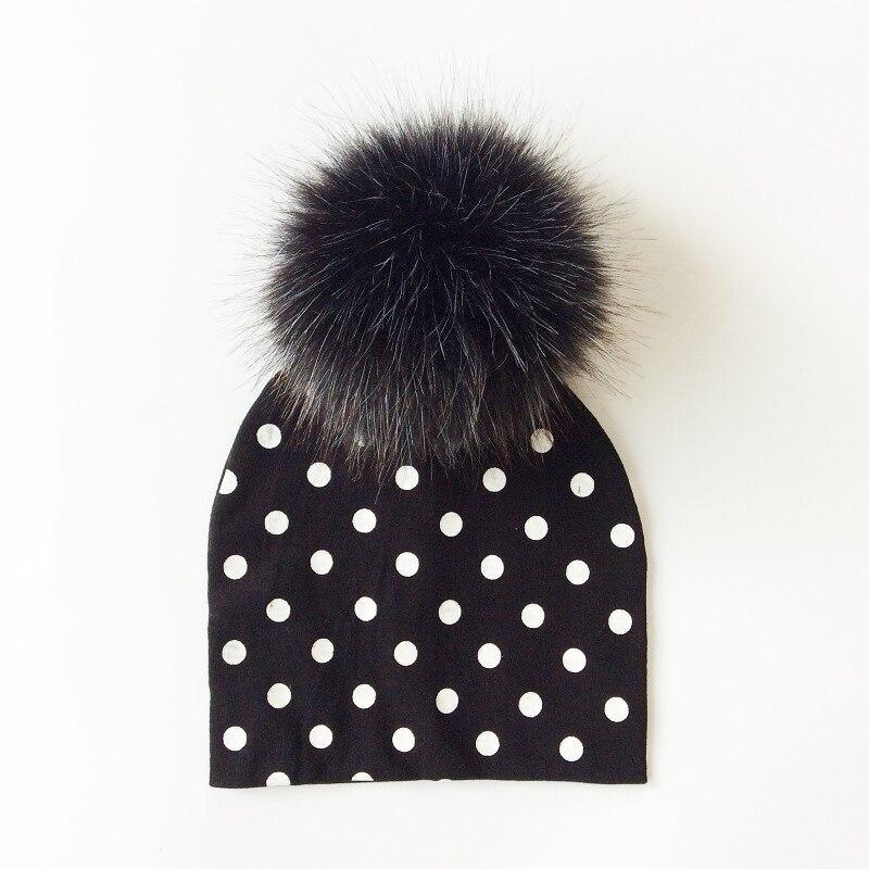 Chapeau de bébé moderne de luxe avec pompon pour l'automne et l'hiver