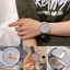 Montre à Quartz Contrastée Grise Moderne pour Femmes et Hommes