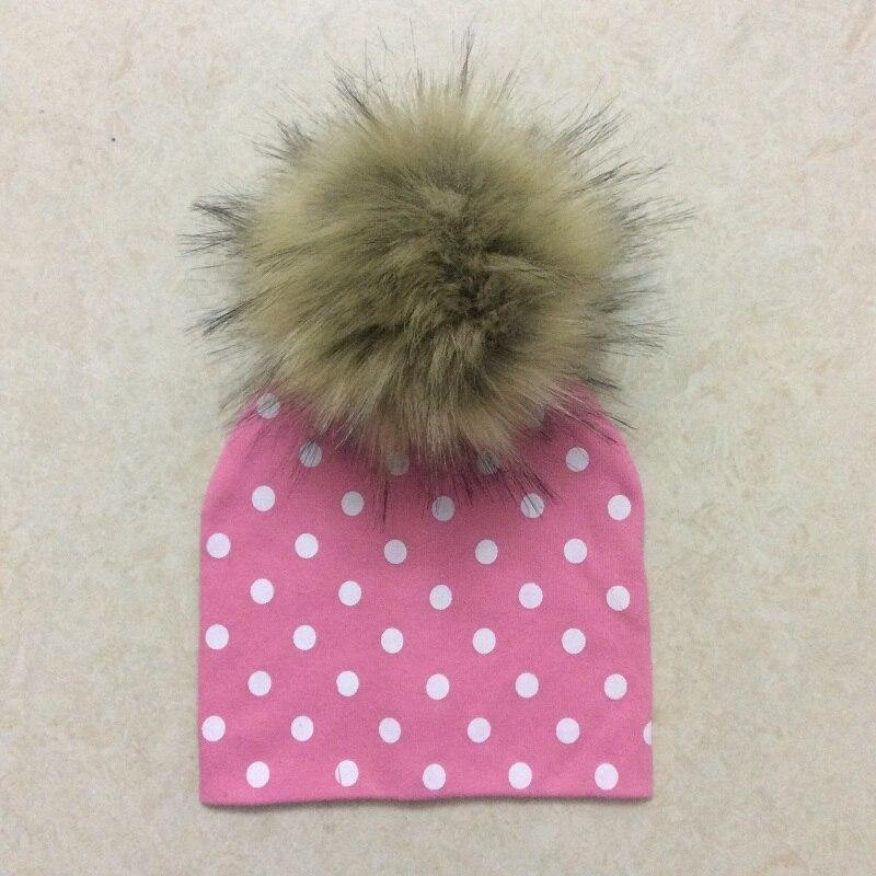 Chapeau de bébé moderne de luxe avec pompon pour l'automne et l'hiver