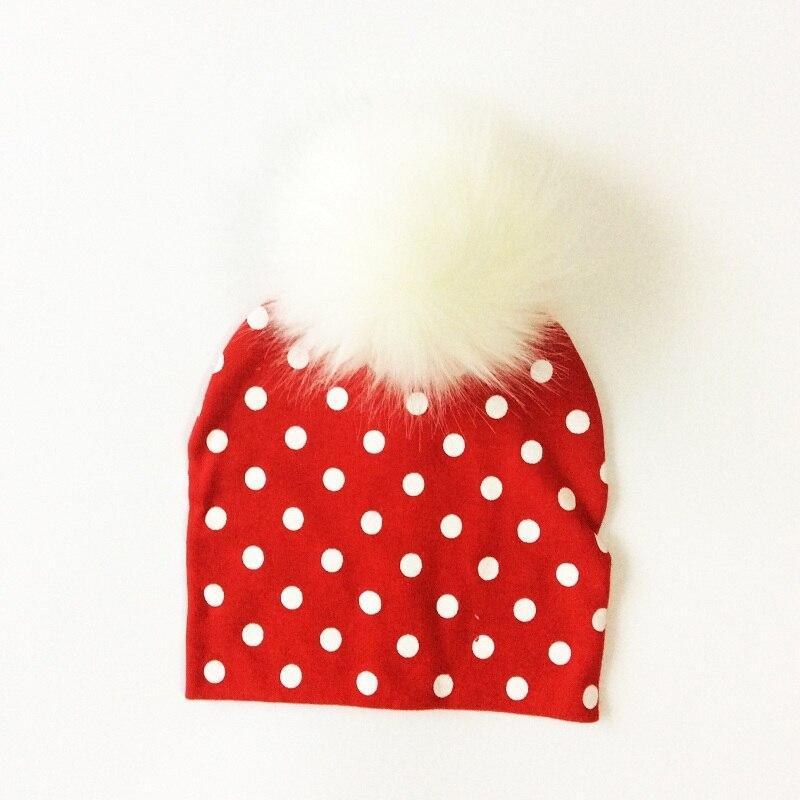 Chapeau de bébé moderne de luxe avec pompon pour l'automne et l'hiver