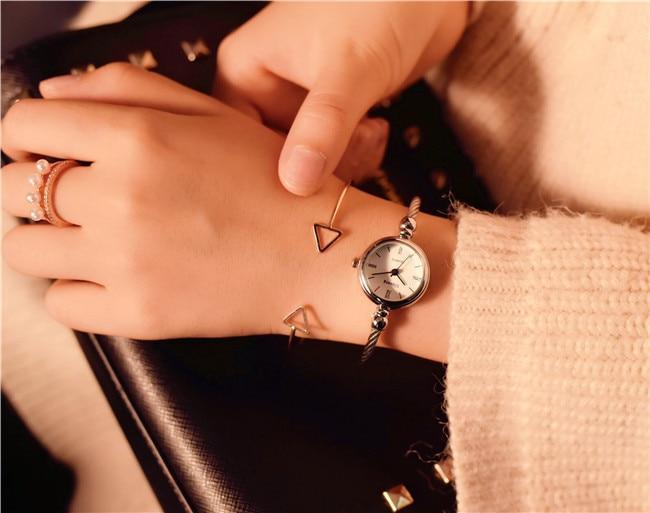 Montre Bangle en Or Rose Élégante pour Femmes