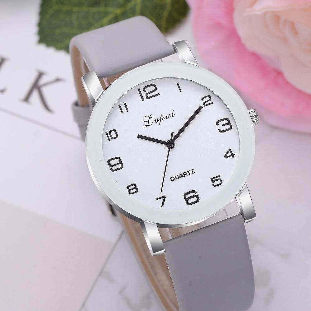 Montre à Quartz Blanche Élégante pour Femme avec Bracelet en Cuir