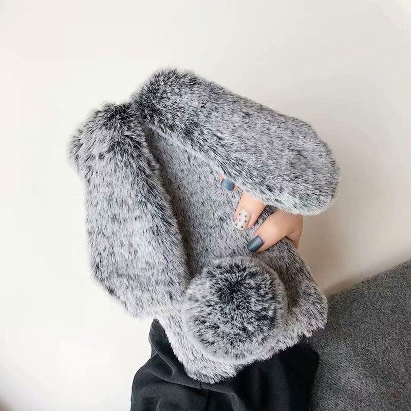 Funda de Peluche Linda y Esponjosa para iPhone - Diseño de Orejas de Conejo