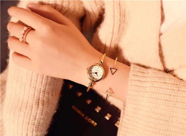 Montre Bangle en Or Rose Élégante pour Femmes