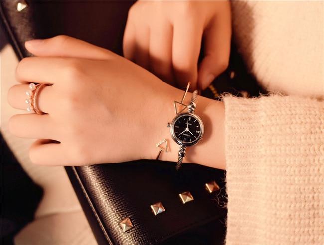 Montre Bangle en Or Rose Élégante pour Femmes