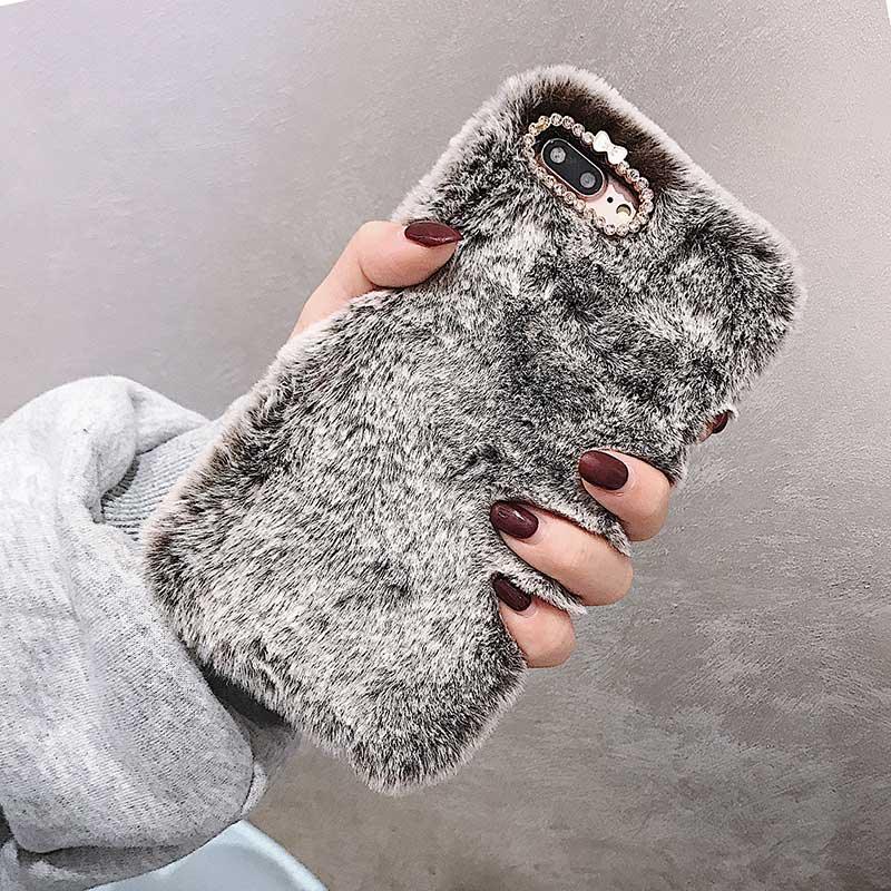 Funda de Peluche Linda y Esponjosa para iPhone - Diseño de Orejas de Conejo