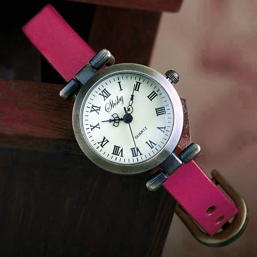 Montre en cuir vintage pour femmes avec cadran noir