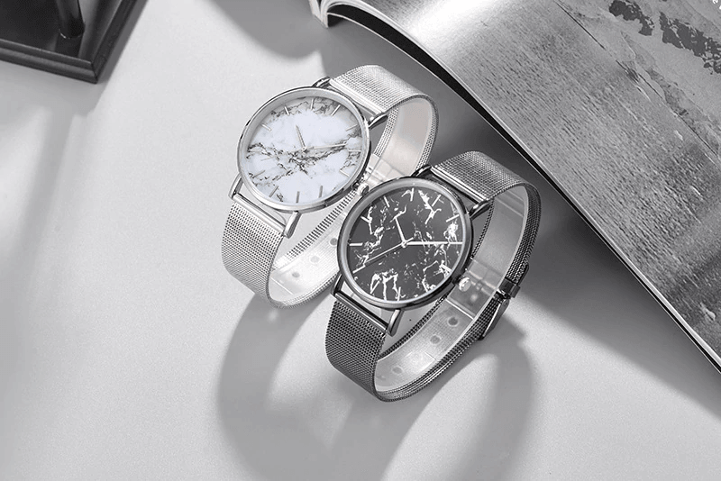 Montre de poignet pour femmes en marbre rose doré de luxe