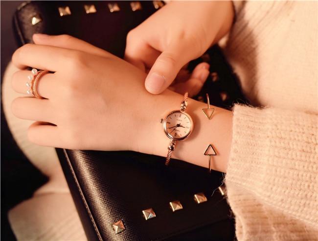 Montre Bangle en Or Rose Élégante pour Femmes