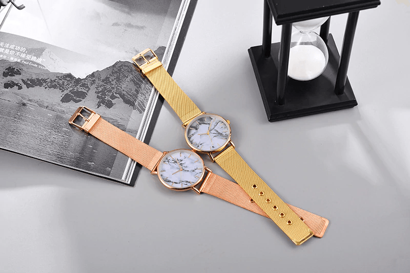 Montre de poignet pour femmes en marbre rose doré de luxe