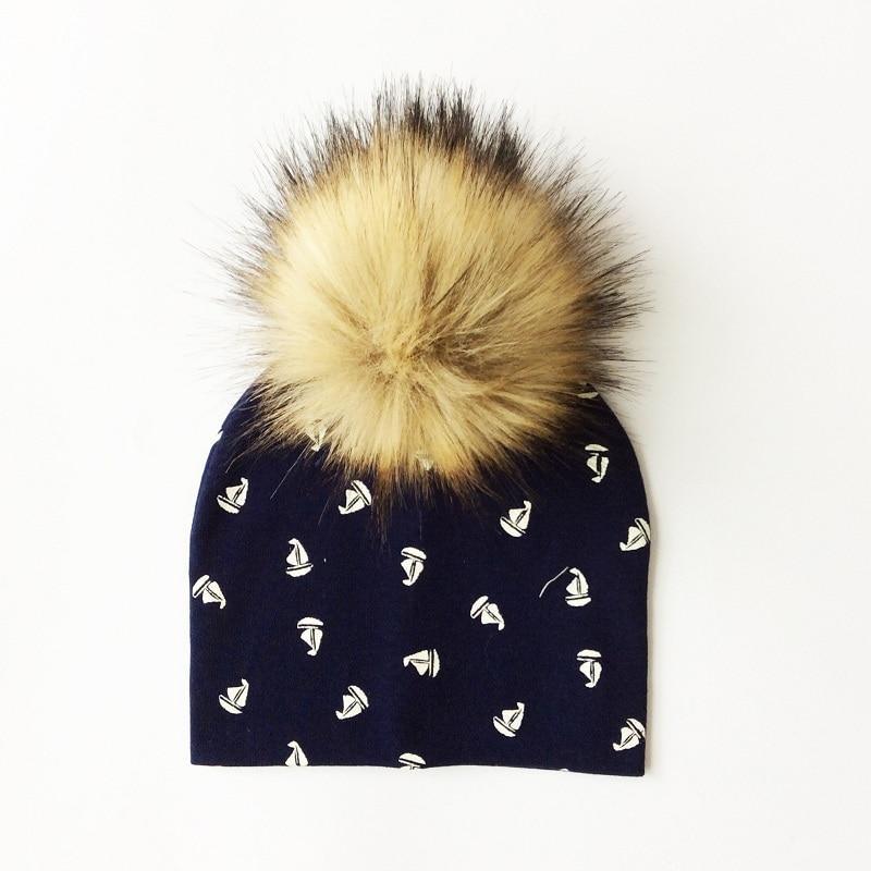 Chapeau de bébé moderne de luxe avec pompon pour l'automne et l'hiver