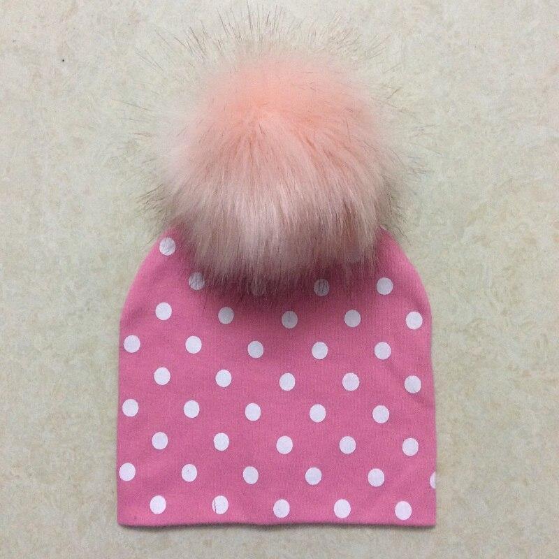 Chapeau de bébé moderne de luxe avec pompon pour l'automne et l'hiver
