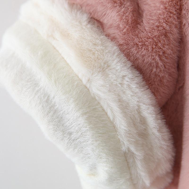 Manteau à capuche en cartoon d'élan mignon et luxueux pour filles bébés