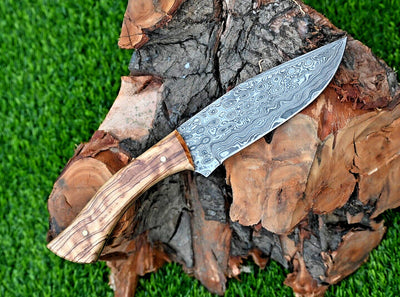 Premium 10-Inch Damascus Steel Hunting Knife with Elegant Rosewood Handle & Leather Sheath – Perfect Gift for Outdoor Enthusiasts - Korvel