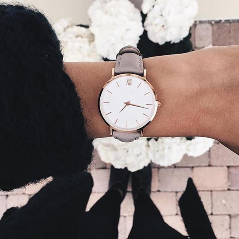 Montre Quartz en Cuir Élégante pour Femmes STEVVEX