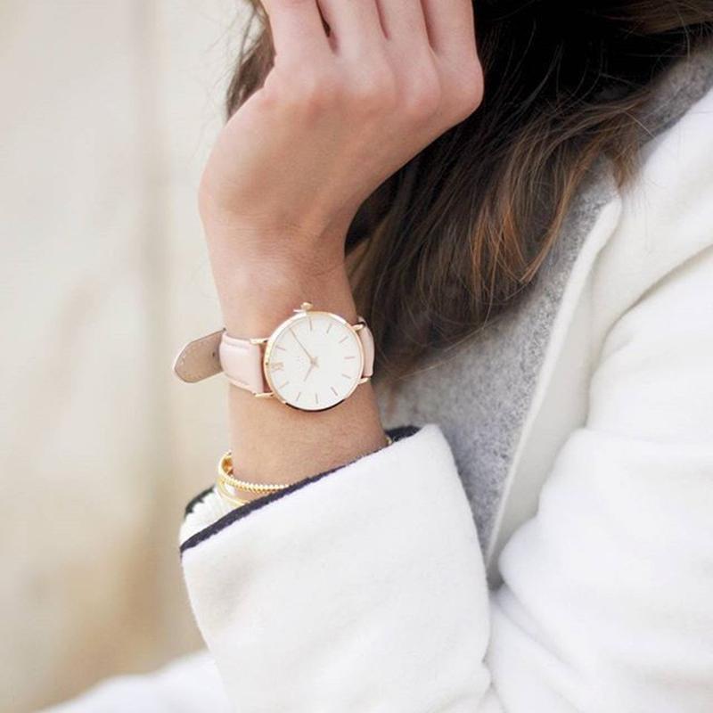 Montre Quartz en Cuir Élégante pour Femmes STEVVEX