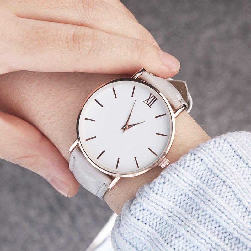 Montre Quartz en Cuir Élégante pour Femmes STEVVEX