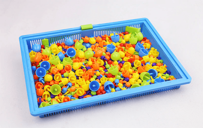 Puzzle éducatif de 296PCS avec des clous en forme de champignon pour enfants