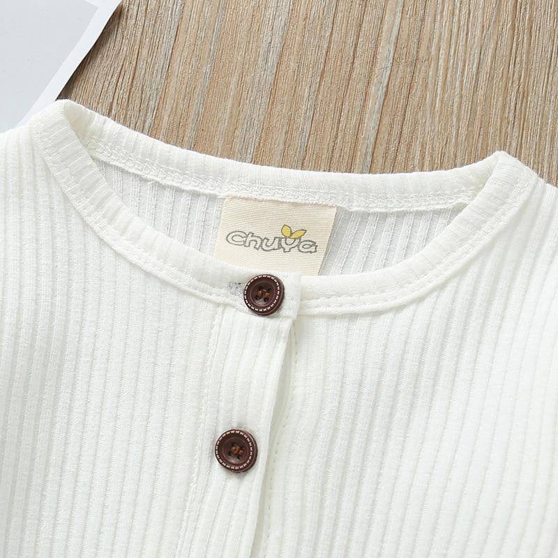 Mono de bebé recién nacido elegante para todas las estaciones