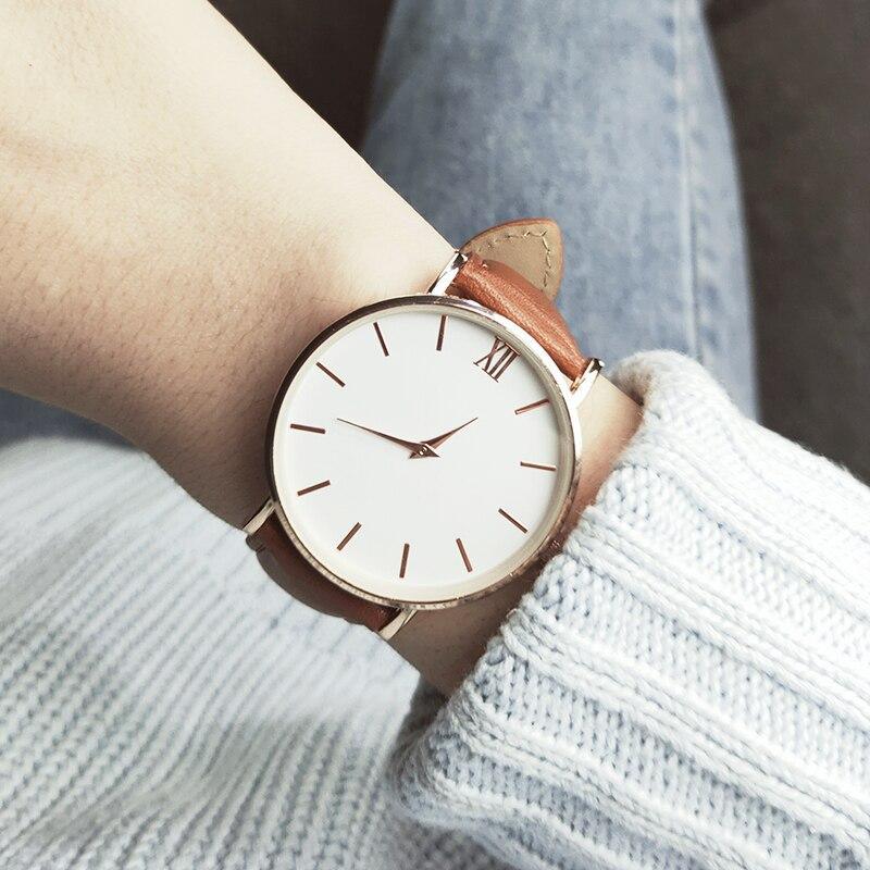 Montre Quartz en Cuir Élégante pour Femmes STEVVEX