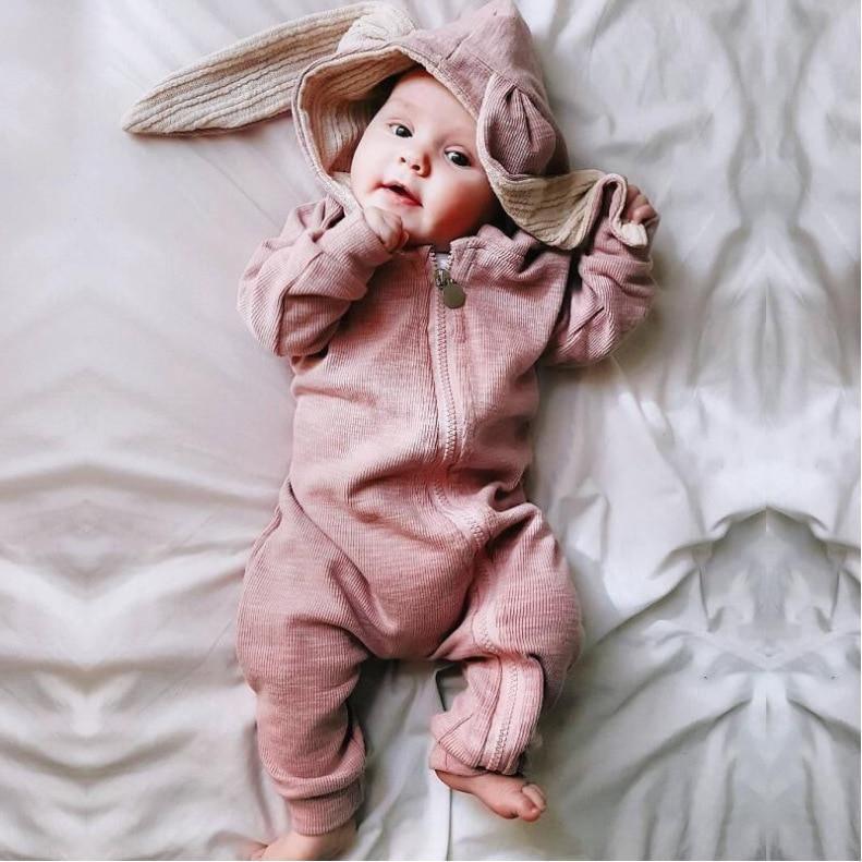 Combinaison Bébé Charmante avec Oreilles de Lapin - Jumpsuit en Coton