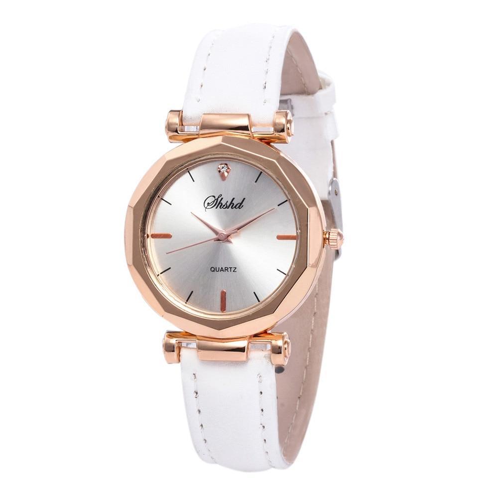 Montre en cuir ornée de rhinestones pour femmes