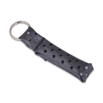 Llave de Alchemy Goods Holey - Elegancia Reciclada