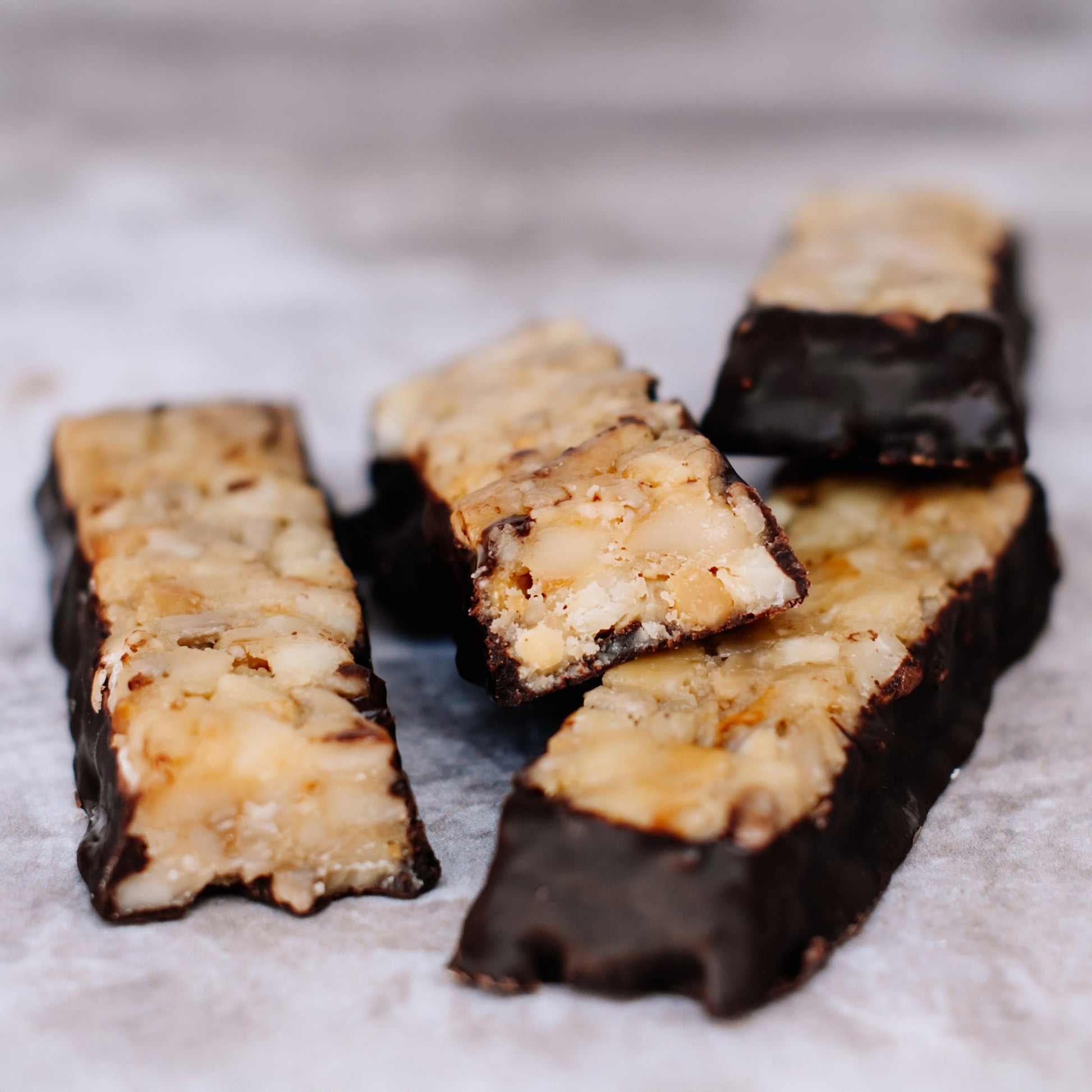 Chocolate Macadamia Nuts Snack Bar (12 Bars) - Korvel
