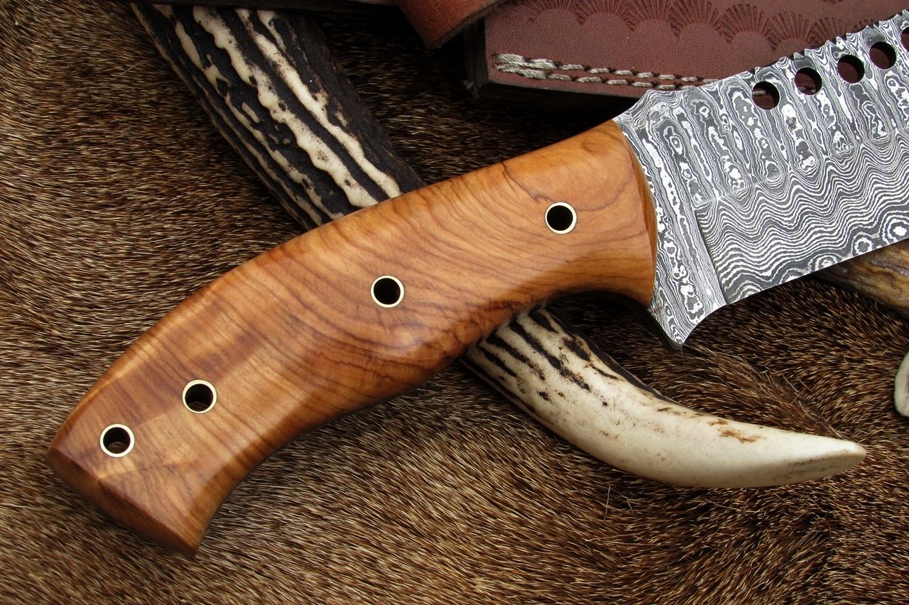 Premium Full Tang Bowie Knife with Artisan Damascus Steel Blade & Elegant Olive Wood Handle - 17 Inches - Korvel