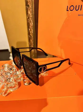 Lux Oversized Vintage D Shape Sunglasses