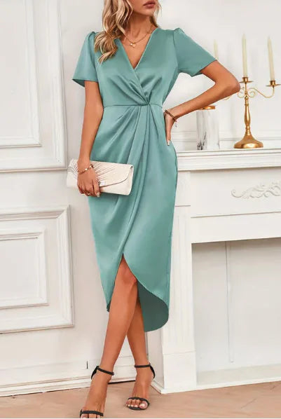Robe de soirée en satin à manches courtes