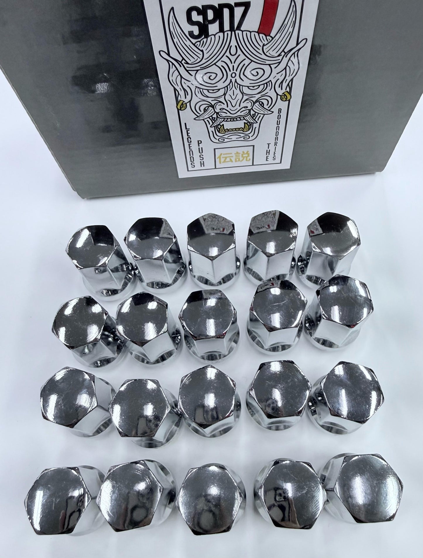 SPDZ1 14x1.5 Thin Wall Closed-End Lug Nuts with Installation Socket