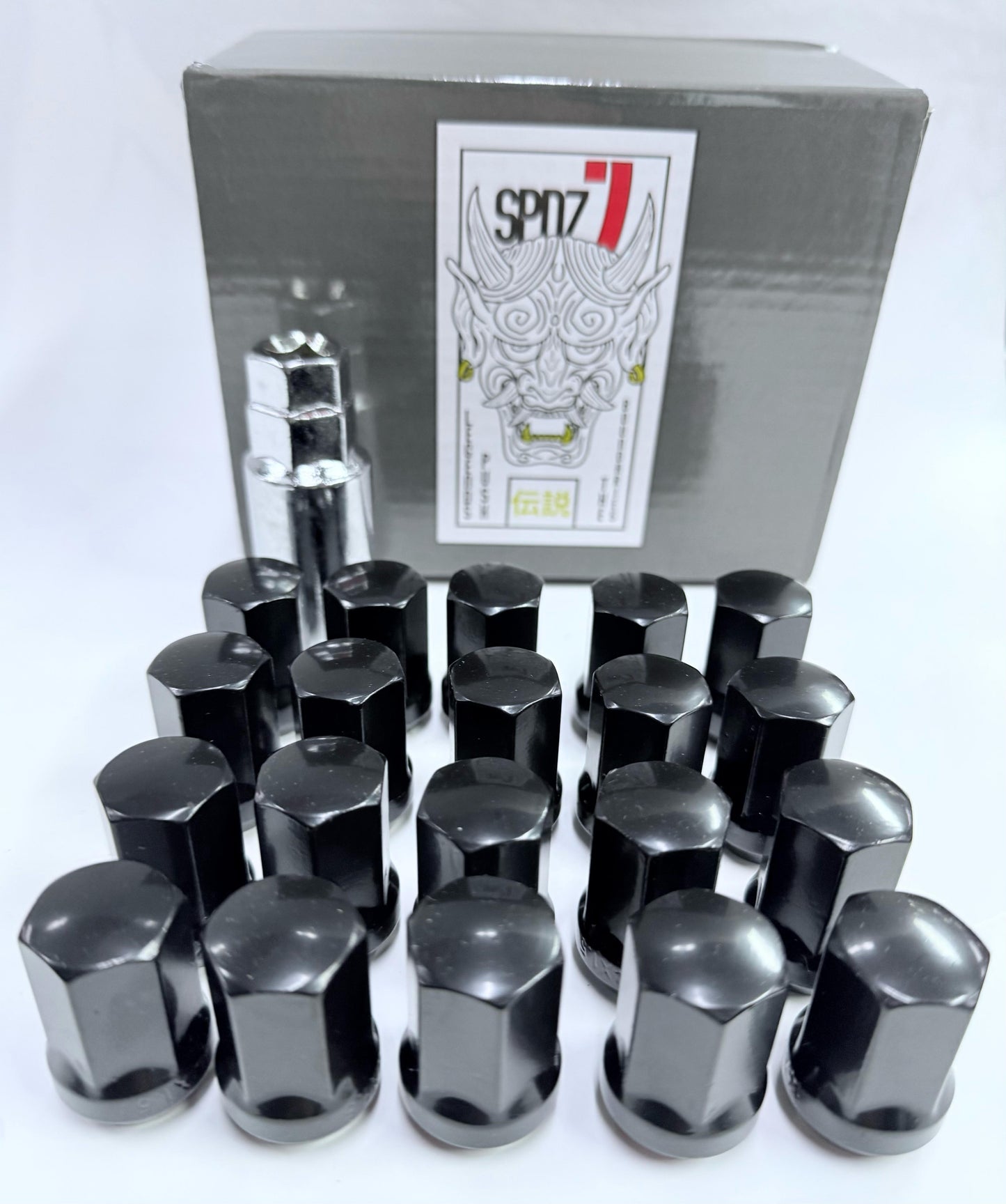 SPDZ1 14x1.5 Thin Wall Closed-End Lug Nuts with Installation Socket