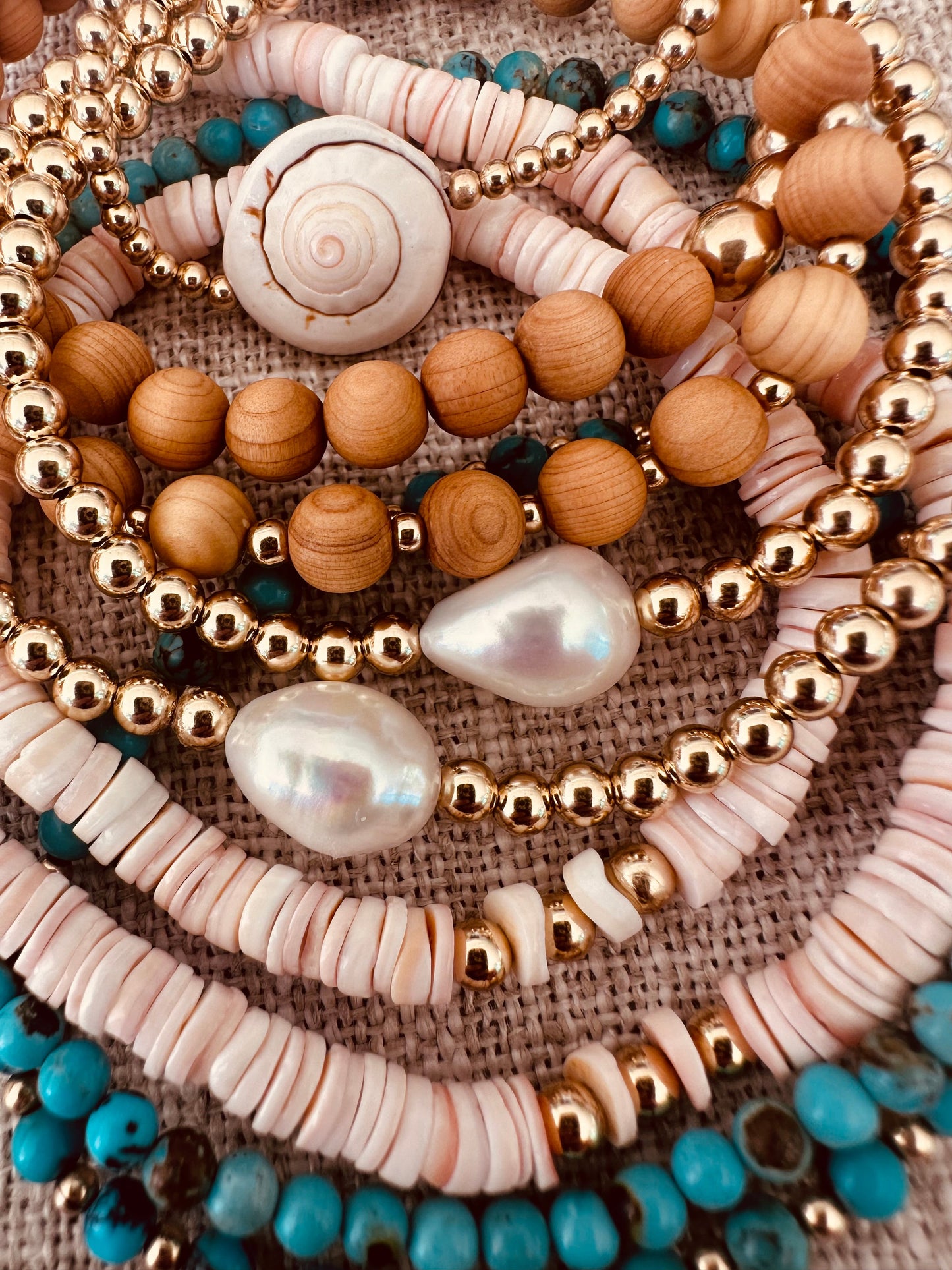 Tobillera o Pulsera de Concha Marina Pura y Oro de 14k