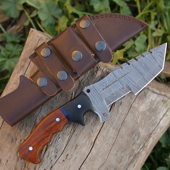 Tracker Scout – Exquisite Handmade Damascus Steel Knife with Premium Rosewood & Buffalo Horn Handle - Korvel