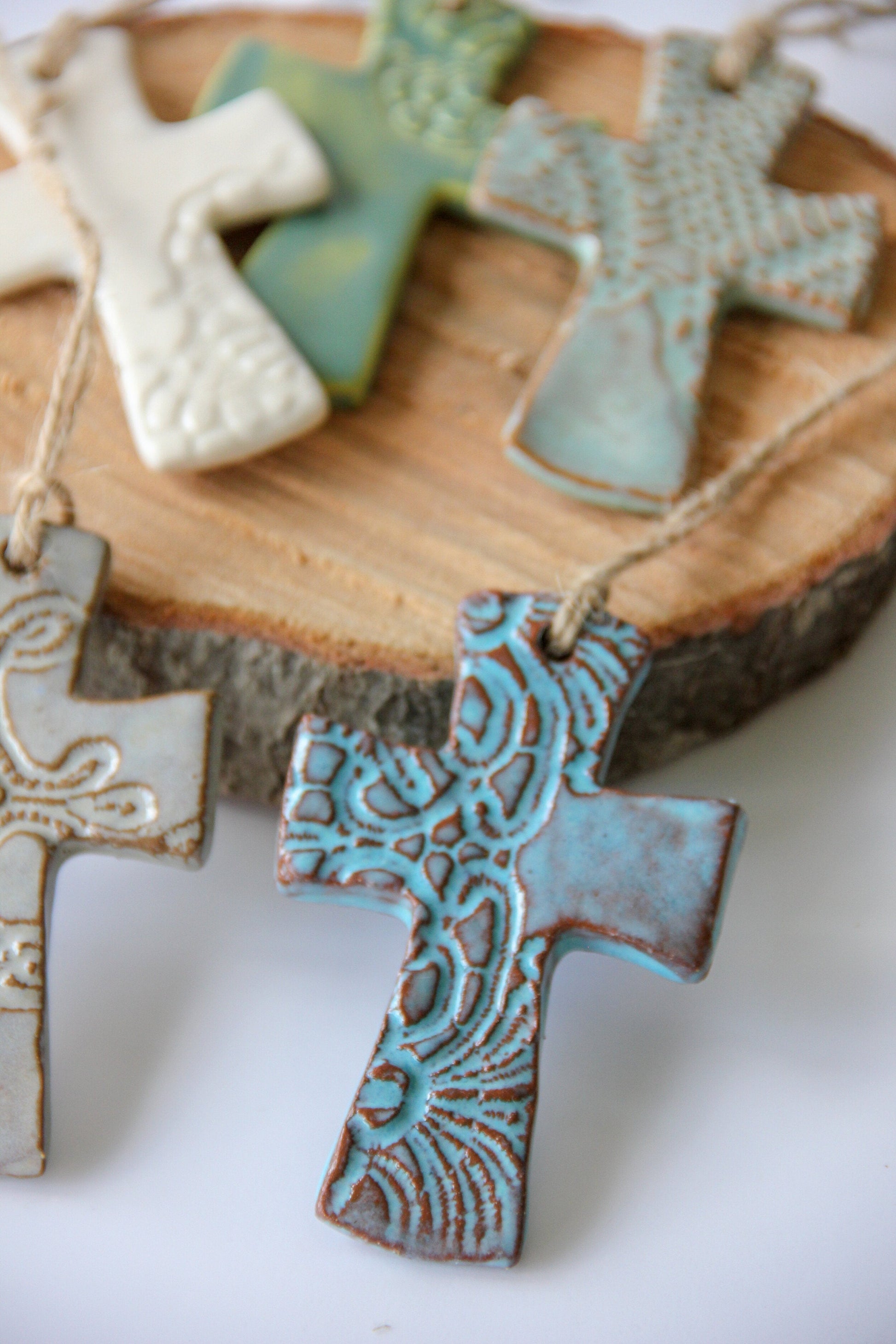 Lace-Embellished Flared Cross Ornament - Korvel
